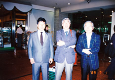 東風庭園研究会会員のみなさんとの記念写真